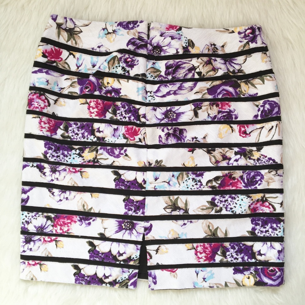 WHBM Striped Floral Pencil Skirt Size 6 - Picture 3 of 10
